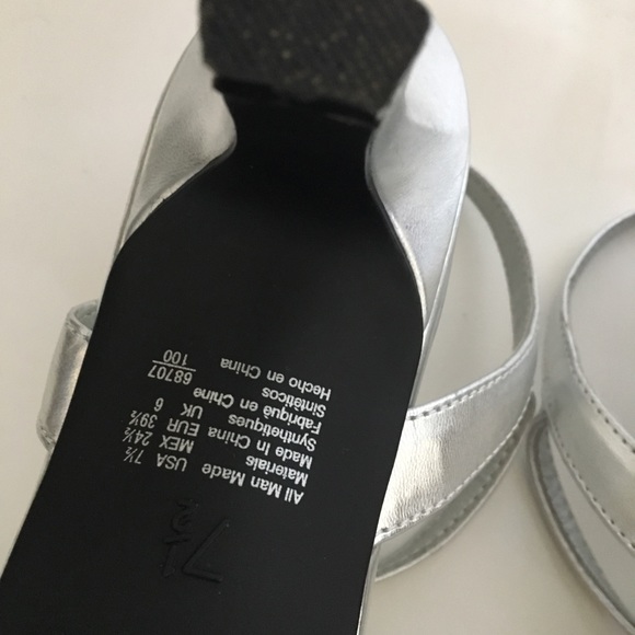 Predictions Size 7.5 Strappy Silver Heel - Picture 5 of 7